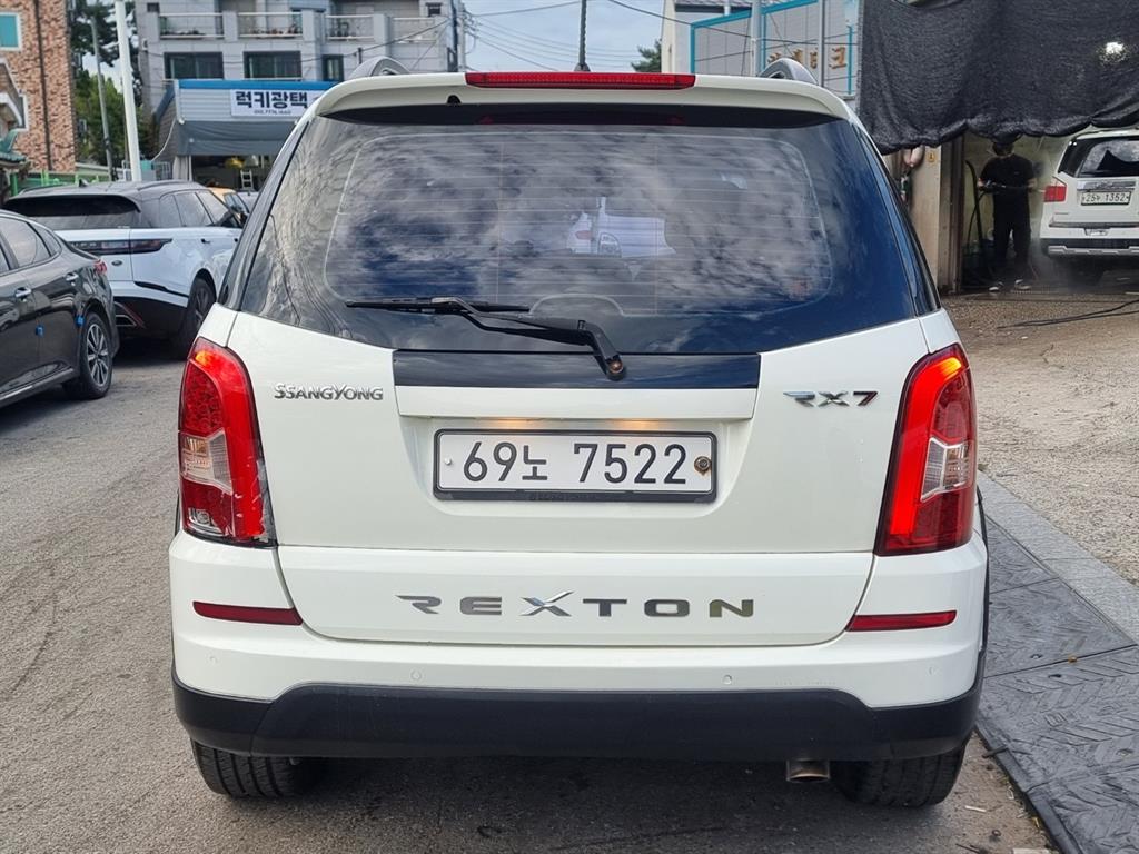 KG모빌리티(쌍용) 렉스턴W 2.0 4WD RX7 사진 4
