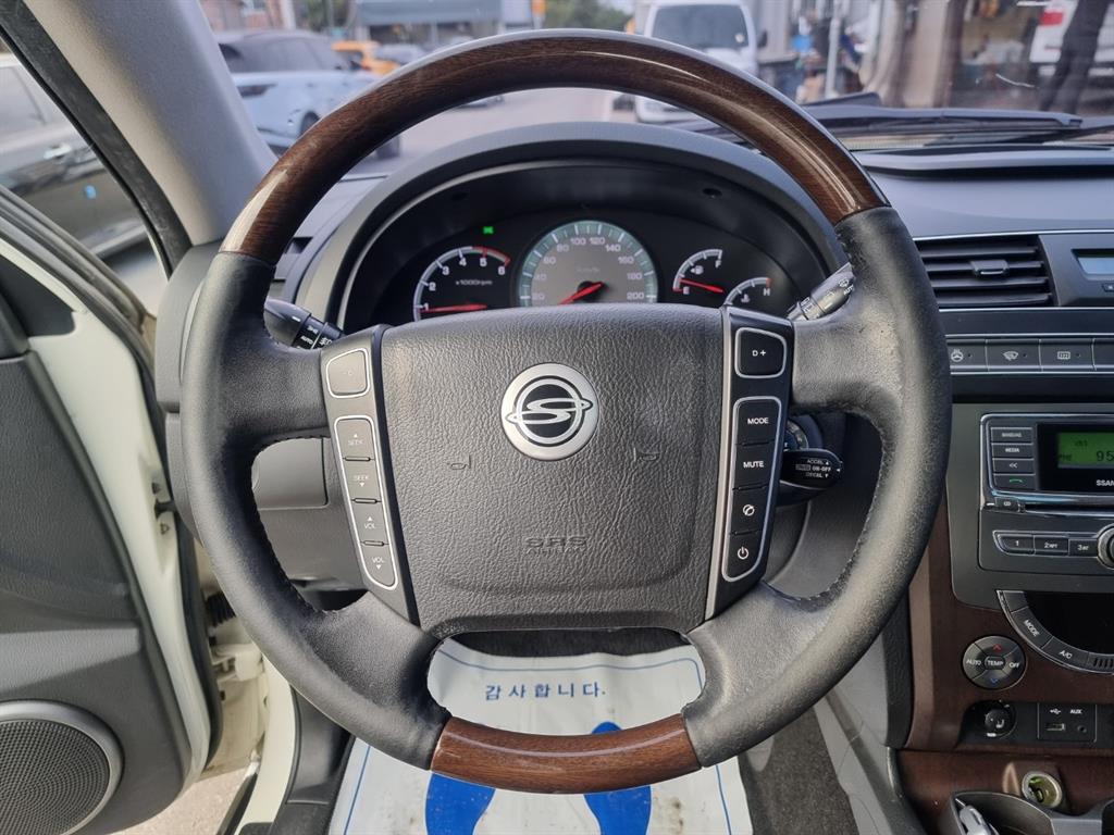 KG모빌리티(쌍용) 렉스턴W 2.0 4WD RX7 사진 9