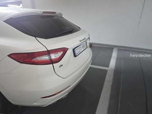 마세라티 르반떼 3.0 AWD 그란 루쏘 사진 4