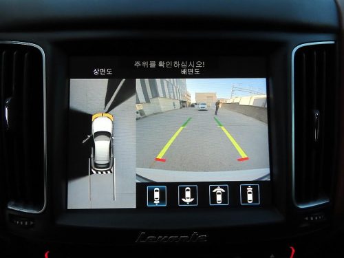 마세라티 르반떼 3.0 AWD 사진 13
