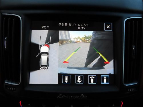 마세라티 르반떼 3.0 AWD 사진 14