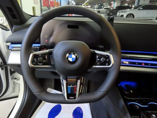 BMW 5시리즈 (G60) 520i 사진 8