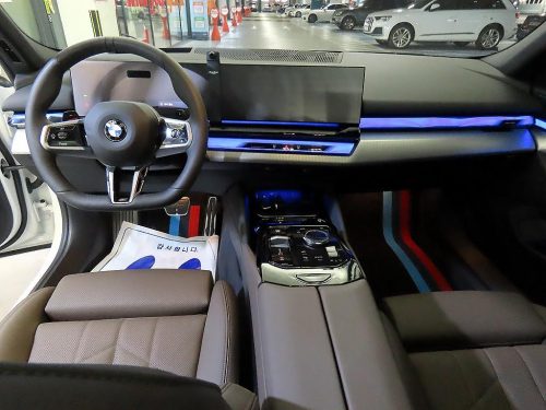 BMW 5시리즈 (G60) 520i 사진 10