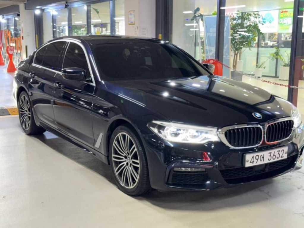 BMW 5시리즈 (G30) 540i xDrive M 스포츠 플러스 사진 2