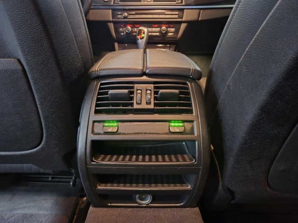 BMW 5시리즈 (F10) 520d xDrive M 에어로다이나믹 사진 9