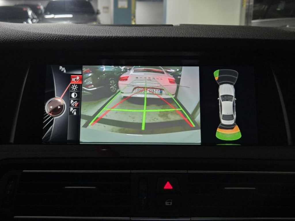BMW 5시리즈 (F10) 520d xDrive M 에어로다이나믹 사진 14