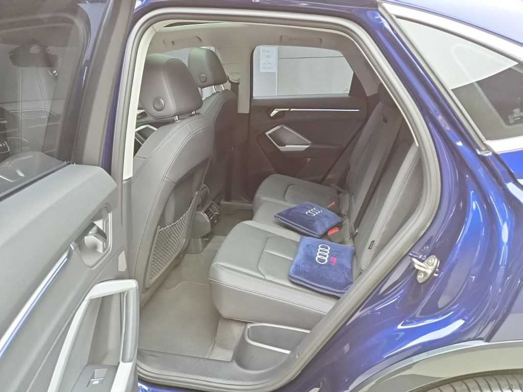 아우디 Q3 (F3) 35 TDI 스포트백 사진 6