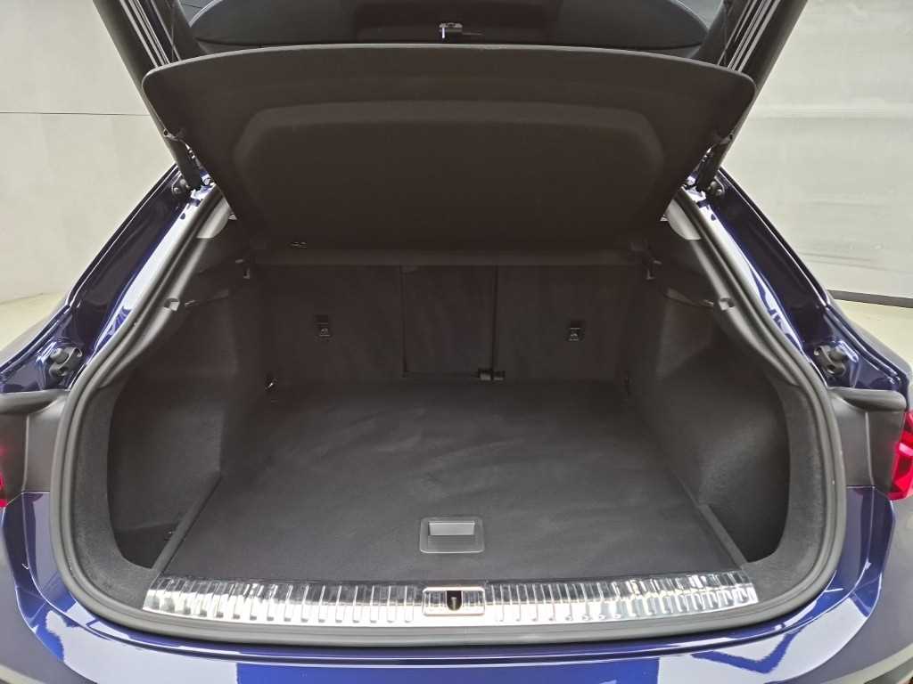 아우디 Q3 (F3) 35 TDI 스포트백 사진 16