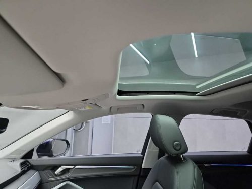 아우디 Q3 (F3) 35 TDI 사진 15