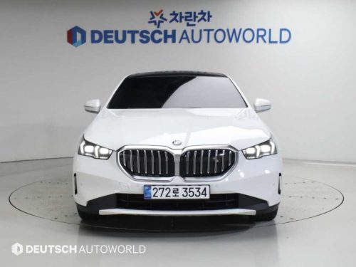 BMW 5시리즈 (G60) 520i 사진 3