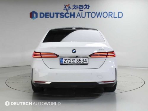 BMW 5시리즈 (G60) 520i 사진 4