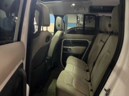 랜드로버 디펜더 (L663) D240 SE 사진 10
