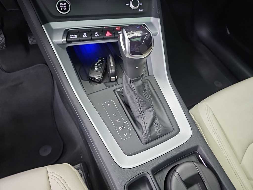 아우디 Q3 (F3) 35 TDI 사진 8