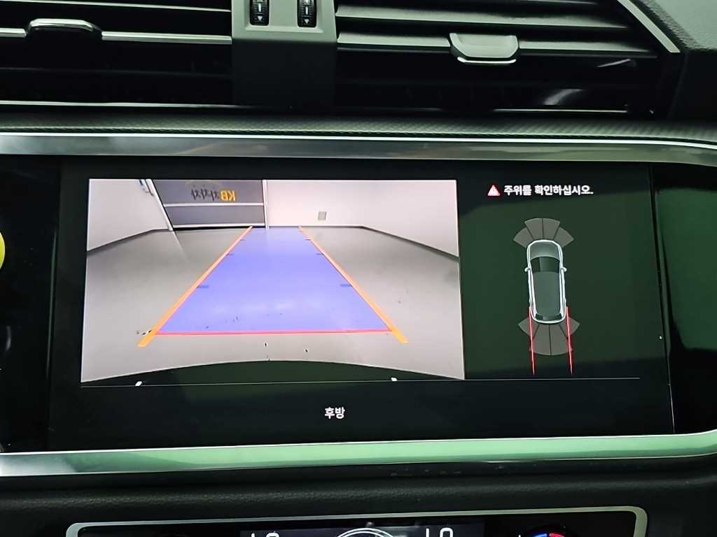 아우디 Q3 (F3) 35 TDI 사진 15