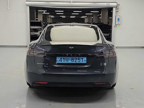 테슬라 모델 S 90D 사진 3
