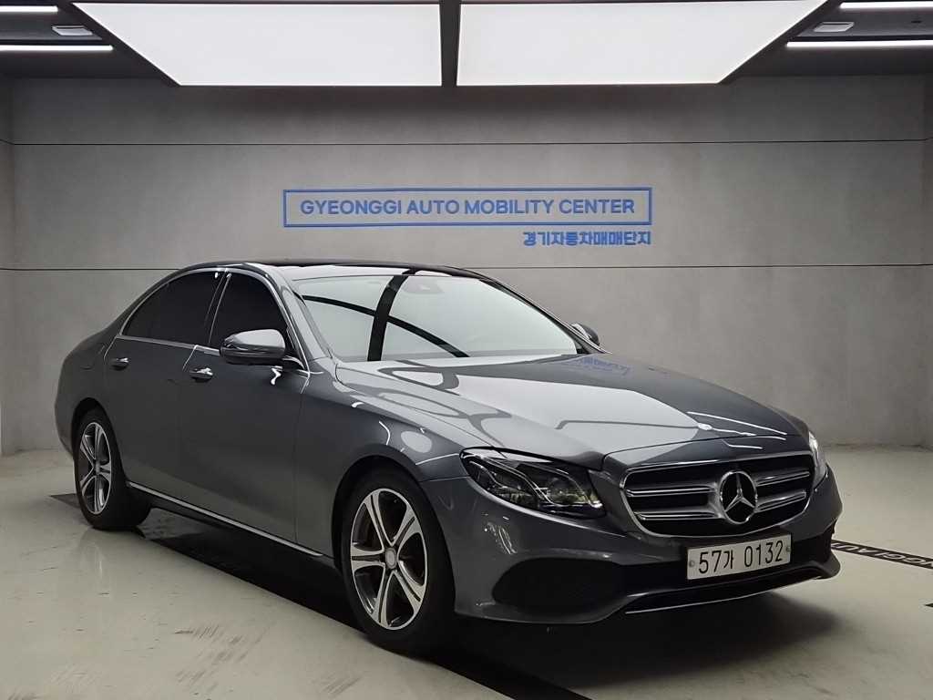 벤츠 E-클래스 W213 E300 아방가르드 사진 1