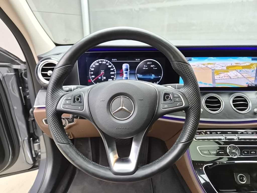 벤츠 E-클래스 W213 E300 아방가르드 사진 9
