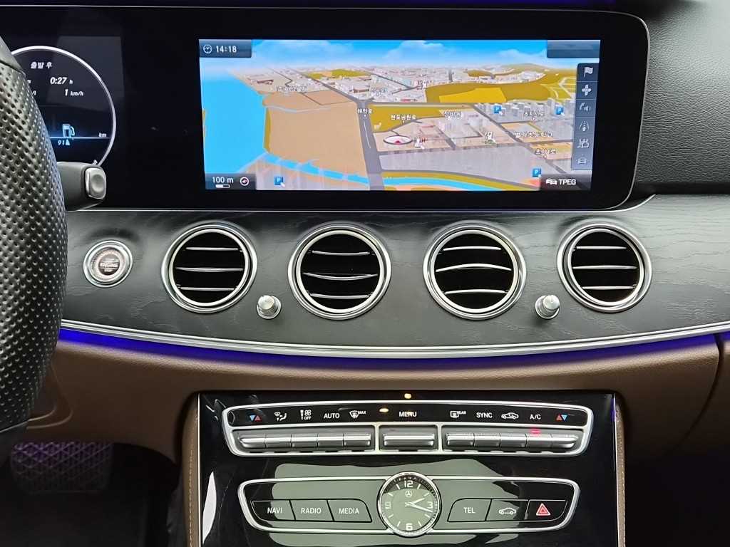 벤츠 E-클래스 W213 E300 아방가르드 사진 12