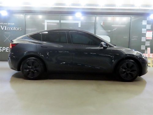 테슬라 모델 Y RWD 사진 3