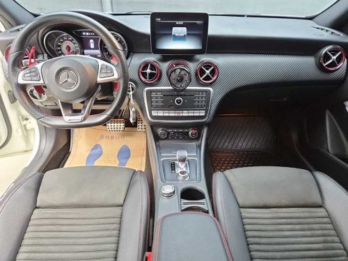 벤츠 A클래스 W176 A45 AMG 4MATIC 사진 모두보기