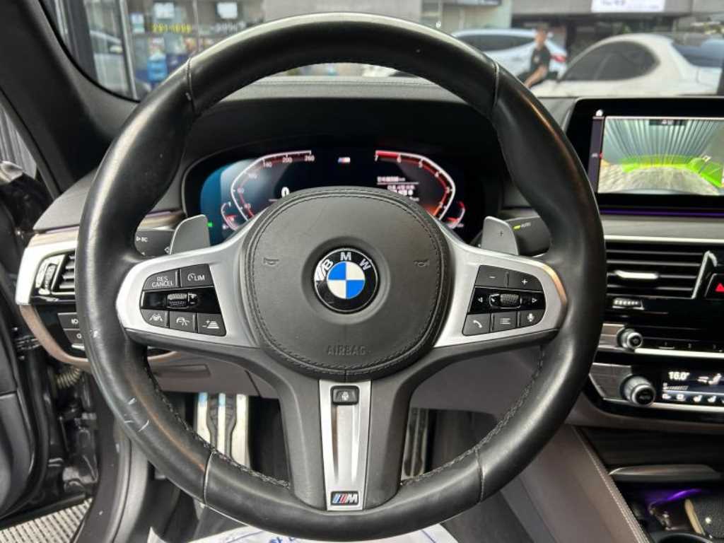 BMW 5시리즈 (G30) 530i xDrive M 스포츠 사진 9