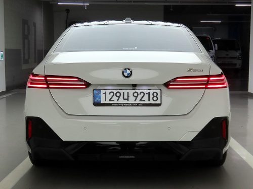 BMW 5시리즈 (G60) 520i 사진 3