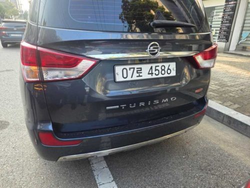 KG모빌리티(쌍용) 코란도투리스모 4WD 익스트림 스포츠 사진 2