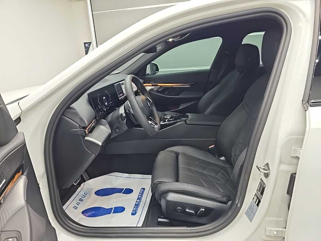 BMW 5시리즈 (G60) 523d 사진 11