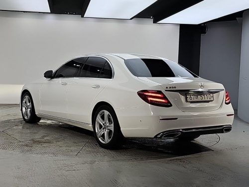 벤츠 E-클래스 W213 E200 아방가르드 사진 3