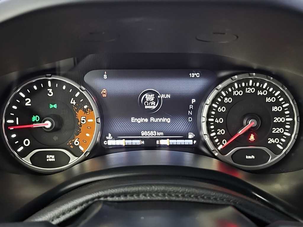 지프 레니게이드 2.0 디젤 리미티드 AWD 사진 6