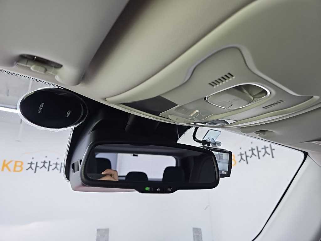 지프 레니게이드 2.0 디젤 리미티드 AWD 사진 16