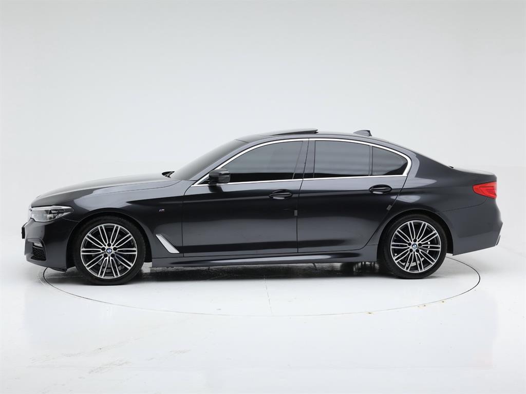 BMW 5시리즈 (G30) 530i xDrive M 스포츠 플러스 사진 3