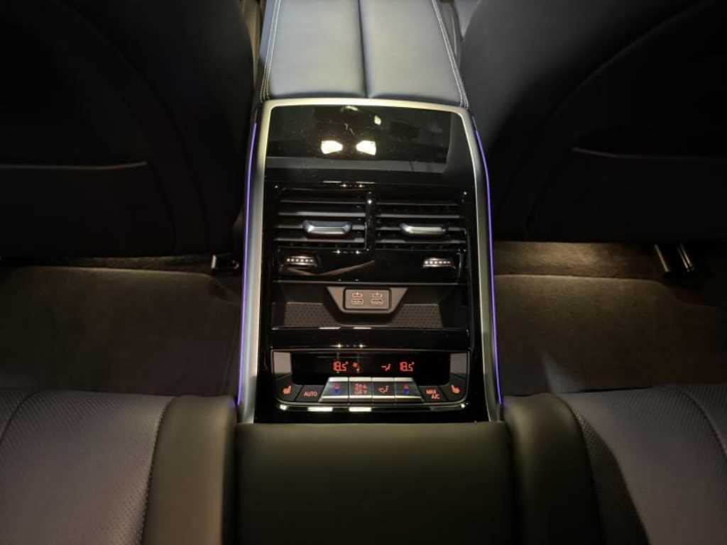 BMW 8시리즈 (G15) M850i xDrive 그란 쿠페 사진 16