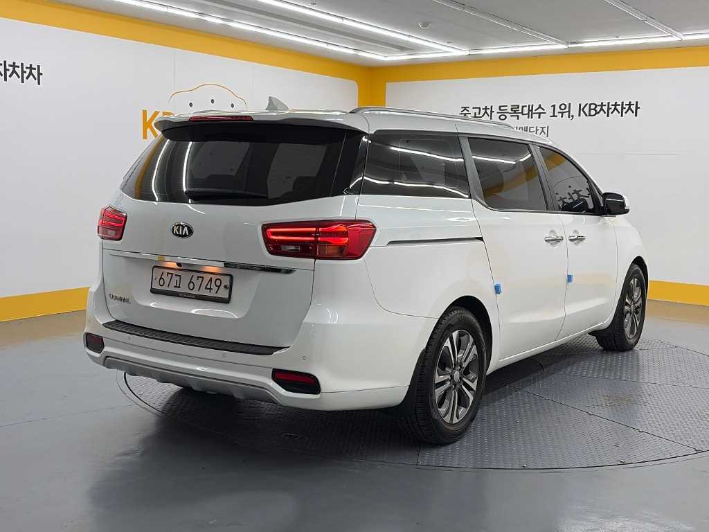 기아 더 뉴 카니발 디젤 9인승 럭셔리 사진 4