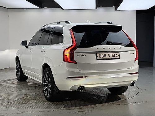 볼보 XC90 2세대 2.0 D5 AWD 사진 3