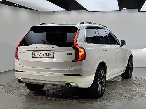볼보 XC90 2세대 2.0 D5 AWD 사진 모두보기