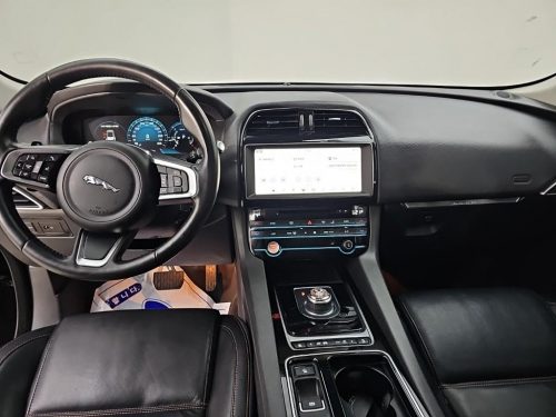 재규어 F-PACE 20d 프레스티지 사진 5