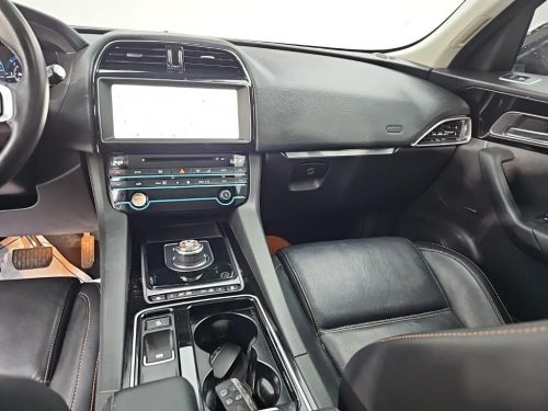 재규어 F-PACE 20d 프레스티지 사진 10
