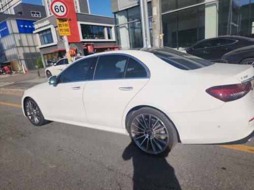 벤츠 E-클래스 W213 E350 4MATIC AMG LINE 사진 4