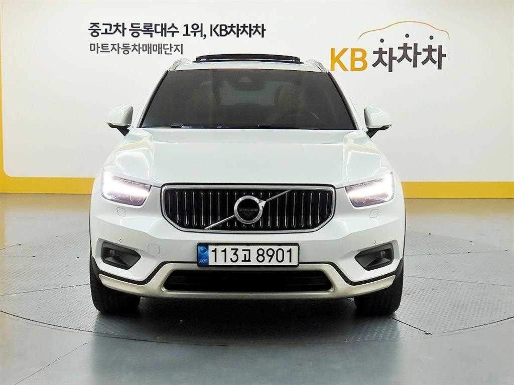 볼보 XC40 B4 AWD 인스크립션