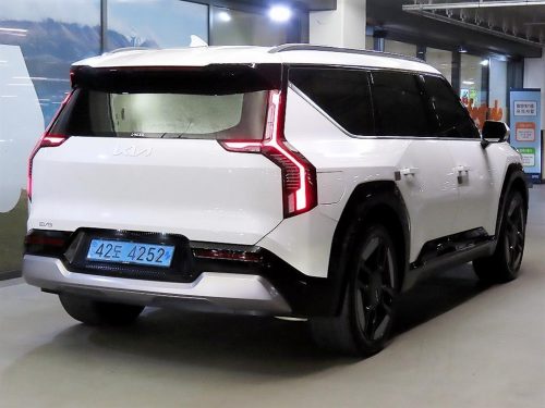 기아 EV9 롱레인지 4WD 사진 모두보기