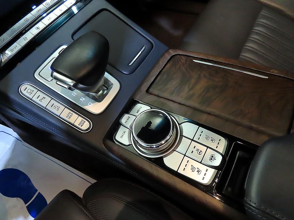 제네시스 G90 3.3 T AWD 사진 12