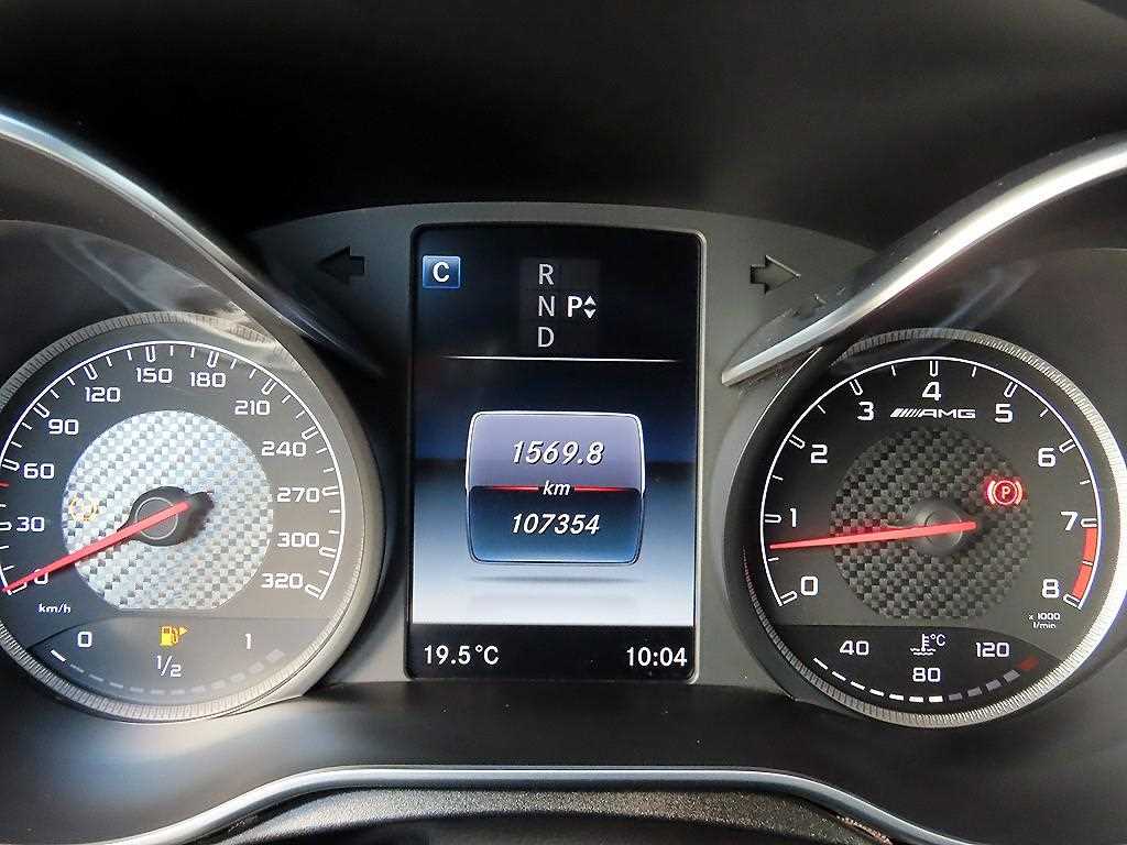 벤츠 C클래스 W205 C63 AMG 카브레올레 사진 13