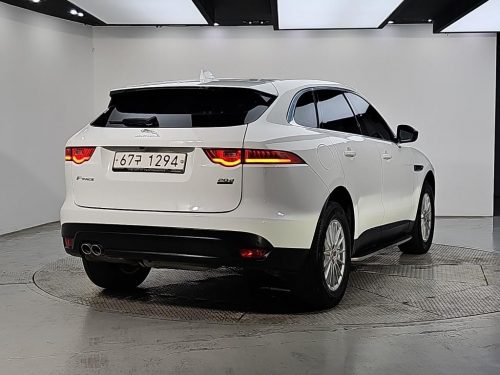 재규어 F-PACE 20d 프레스티지 사진 모두보기