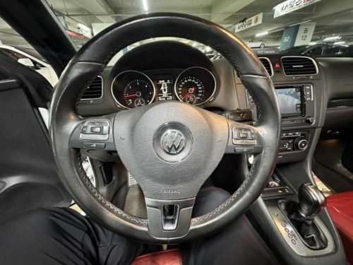 폭스바겐 골프 6세대 2.0 TDI 카브리올레 사진 10