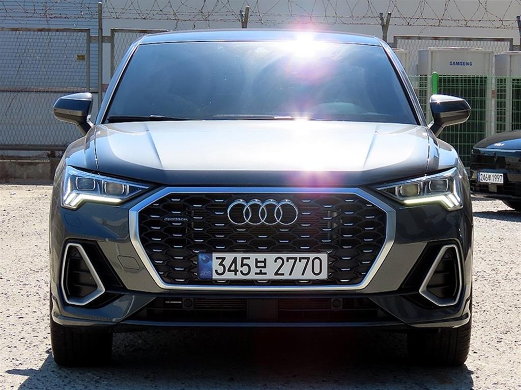 아우디 Q3 (F3) 40 TFSI 콰트로 사진 1
