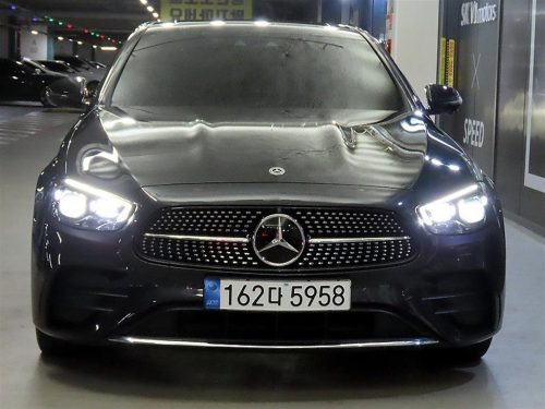 벤츠 E-클래스 W213 E220d 4MATIC AMG라인 사진 2