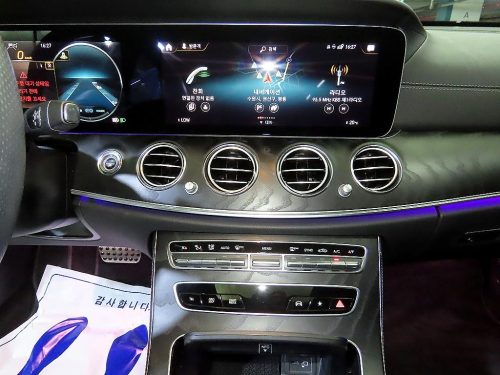 벤츠 E-클래스 W213 E220d 4MATIC AMG라인 사진 11