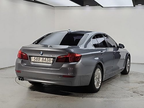 BMW 5시리즈 (F10) 520d 사진 모두보기