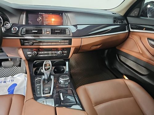 BMW 5시리즈 (F10) 530d xDrive M 에어로 다이나믹 프로 사진 10